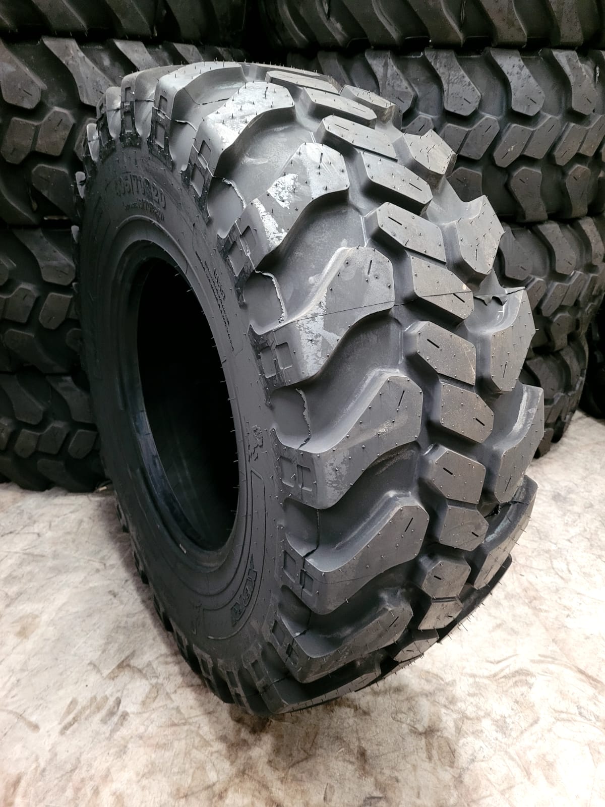 PNEU XBRI 405/70R20 155B XB400 TL