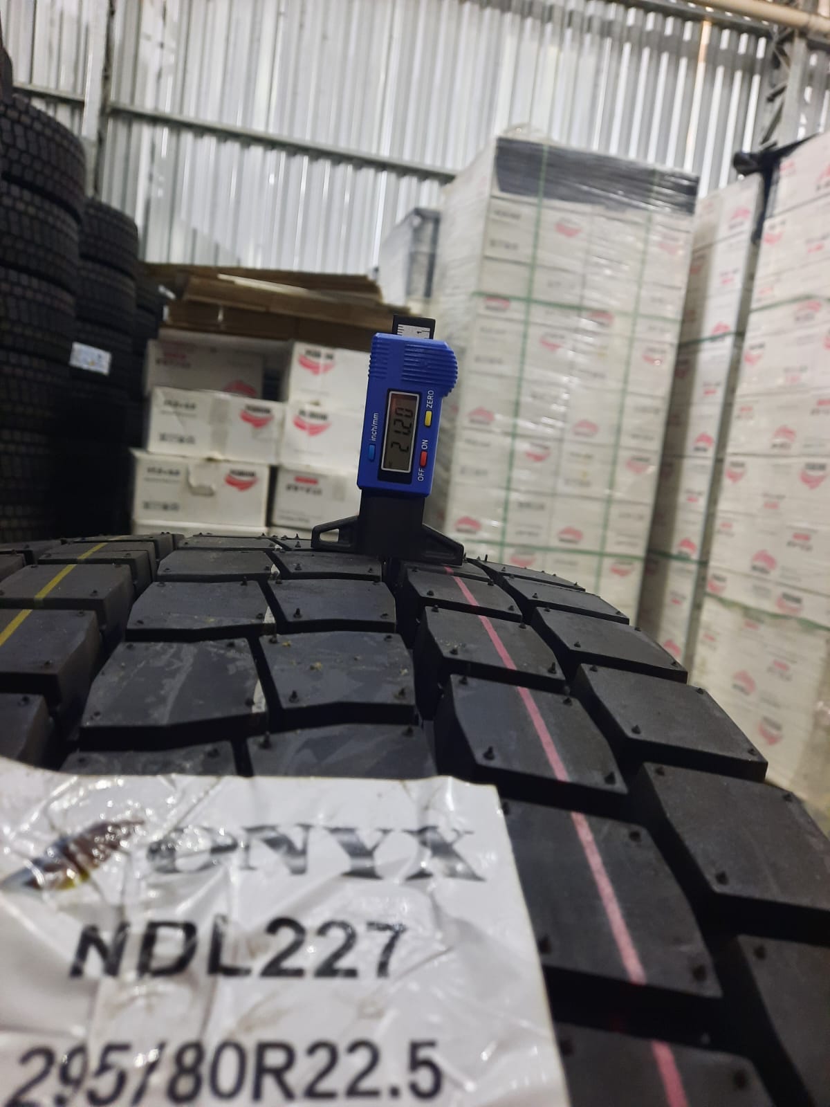PNEU ONYX 295/80R22.5 18PR 152/149M TL NDL227 - Imagem 4
